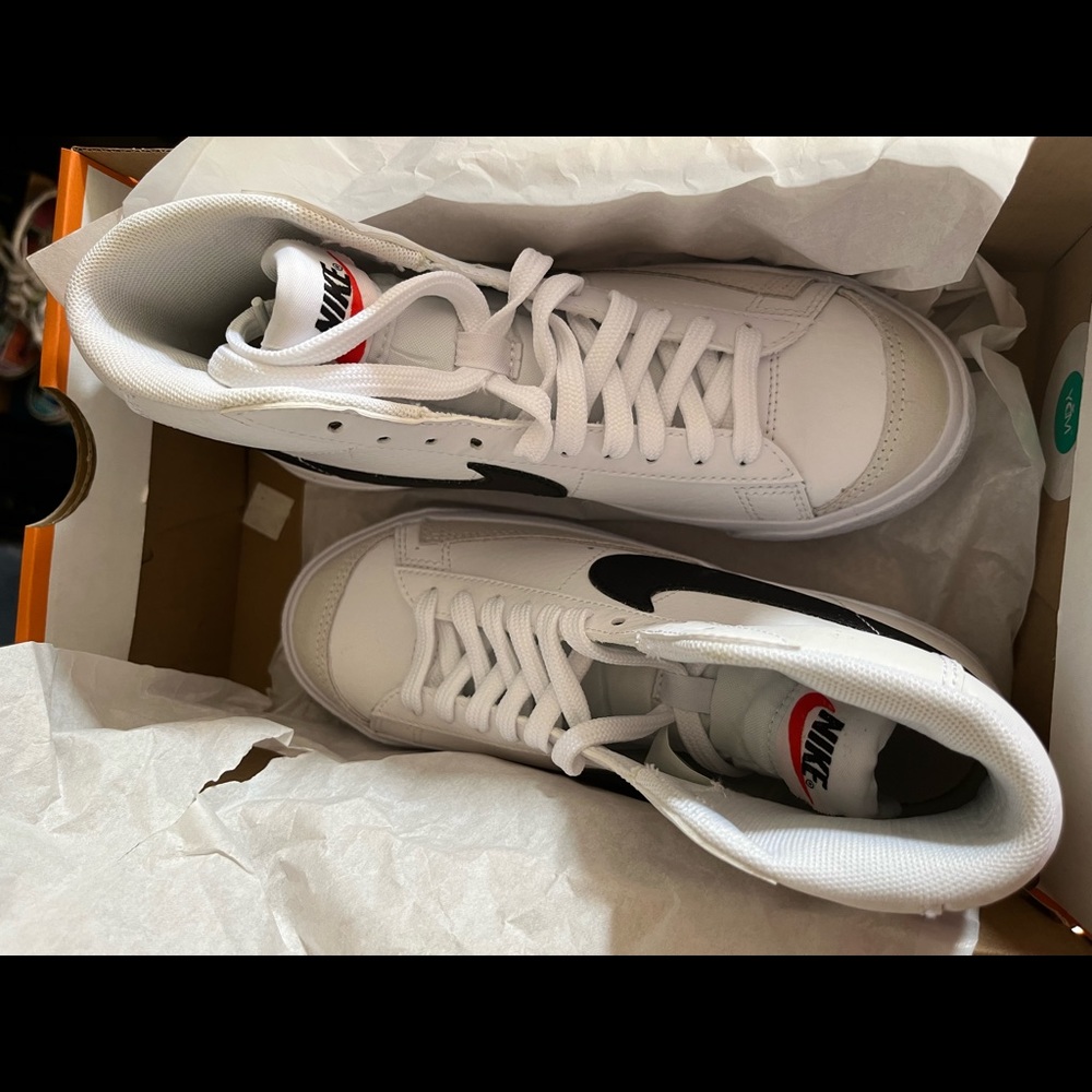 Nike Blazer mid  77’ youth size 3.5